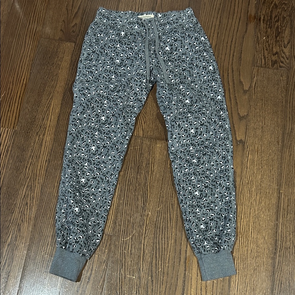 Abercrombie & Fitch Girls Gray Leopard-Print Joggers